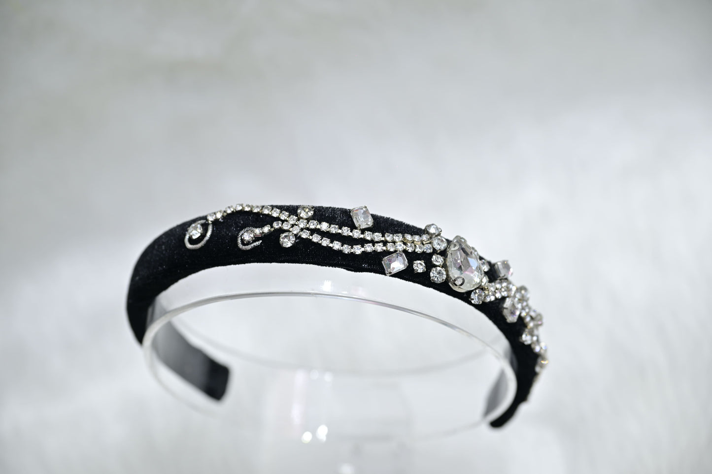 Black Crystal & Pearl Hair Band – Elegant Headband for Girls