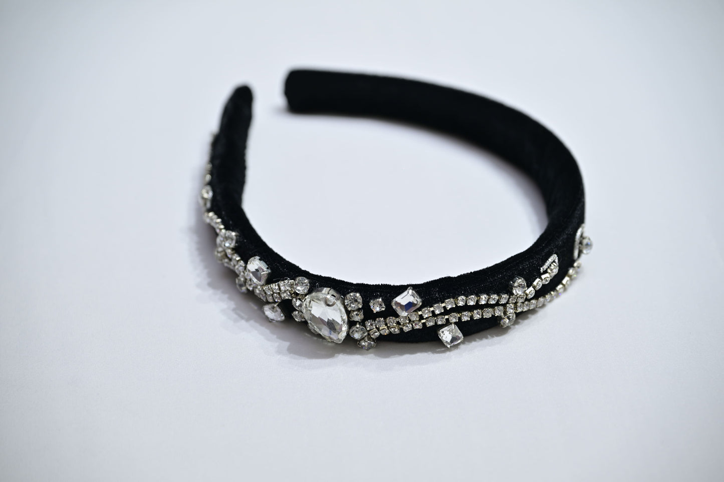 Black Crystal & Pearl Hair Band – Elegant Headband for Girls
